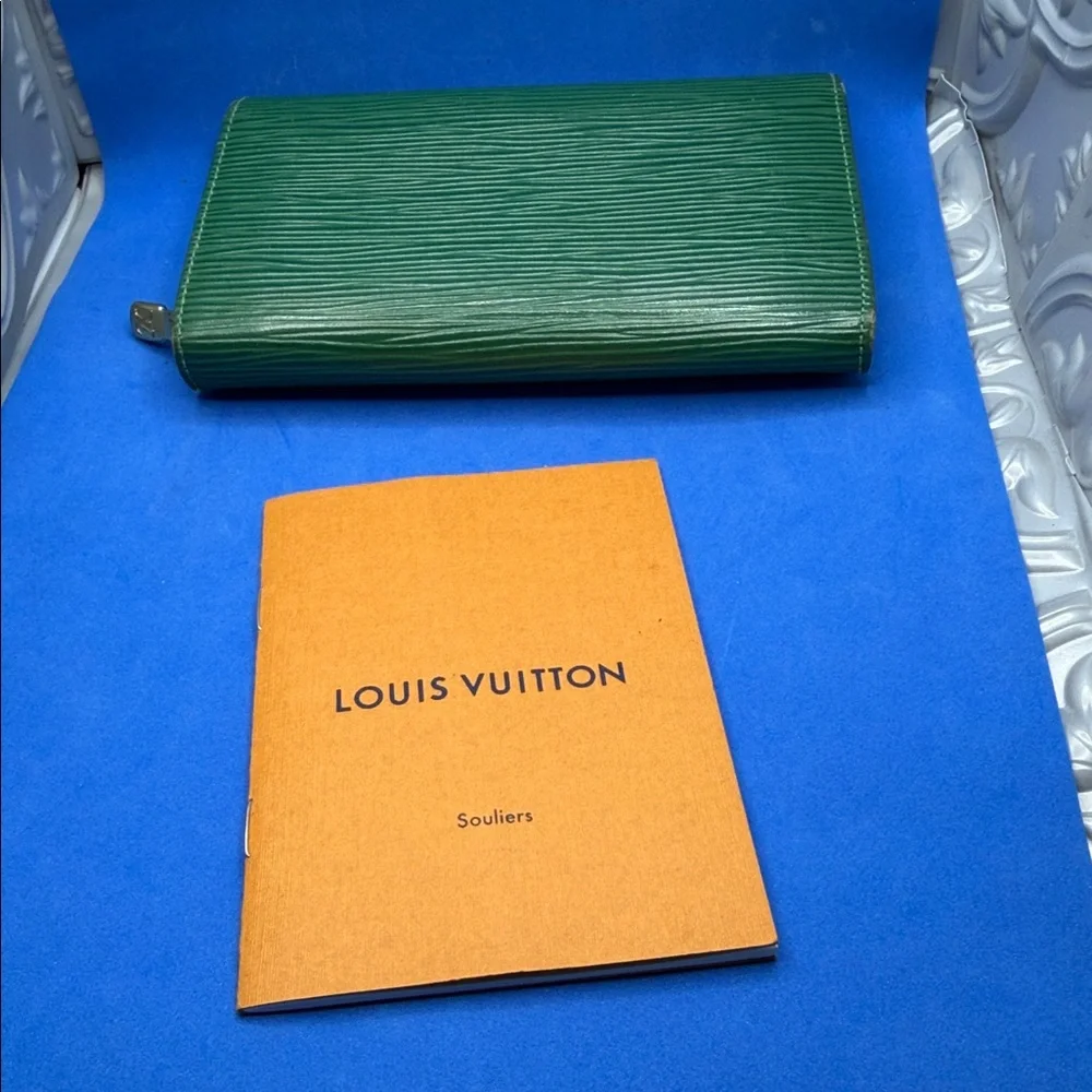 Louis Vuitton Emerald‎ Green Clutch wallet